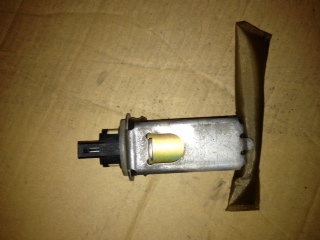 C2N3866 X308 Fuel pump
